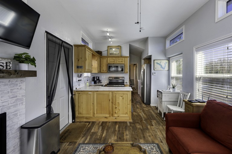 Cabins (United States of America, --, --)