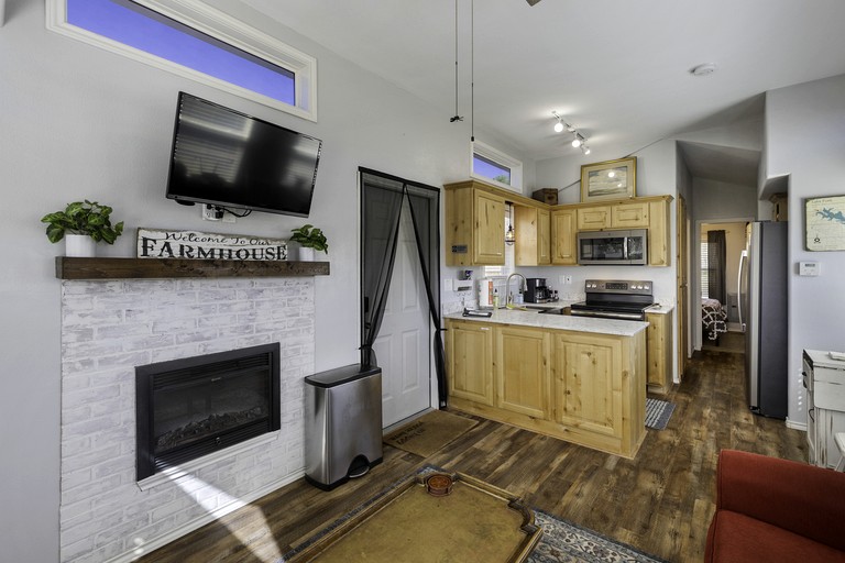 Cabins (United States of America, --, --)