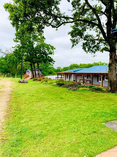 Cabins (United States of America, --, --)