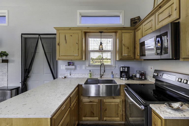 Cabins (United States of America, --, --)