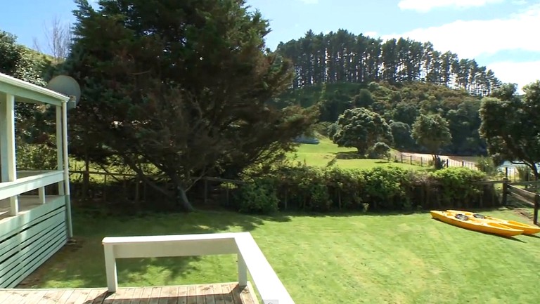 Cottages (Kaeo, North Island, New Zealand)