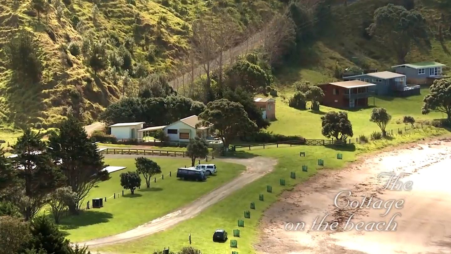 Secluded Cottage Getaway with Beach and Bay Views in Northland, New Zealand