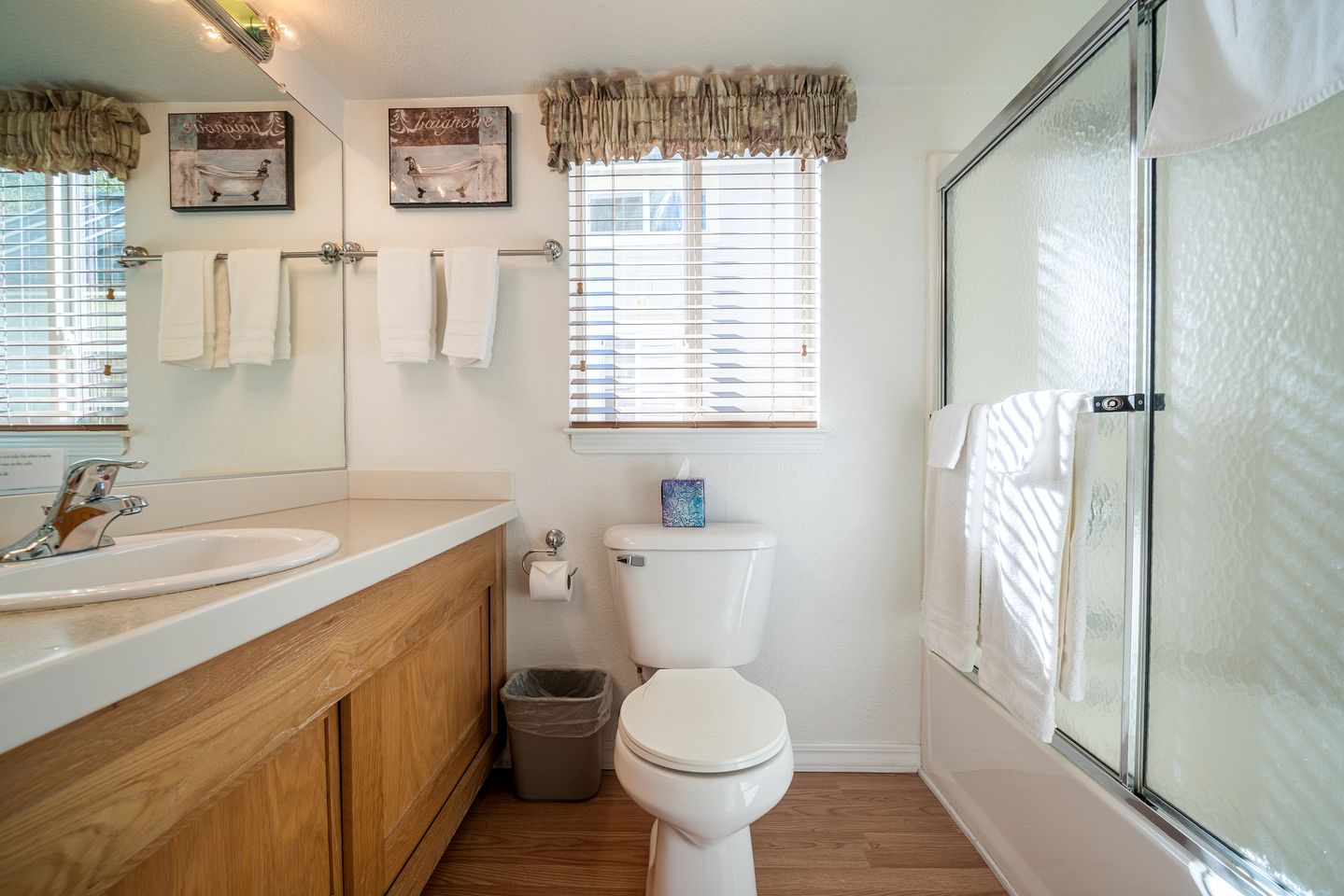 Elegant Cottage Rental on Banks of Trinity River, California