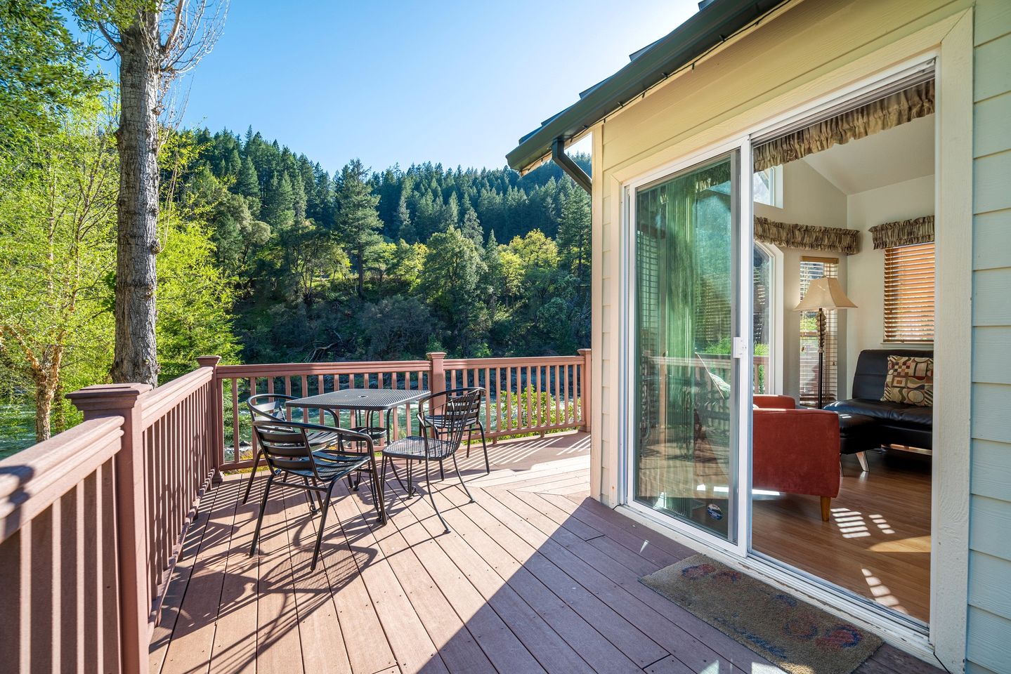 Elegant Cottage Rental on Banks of Trinity River, California