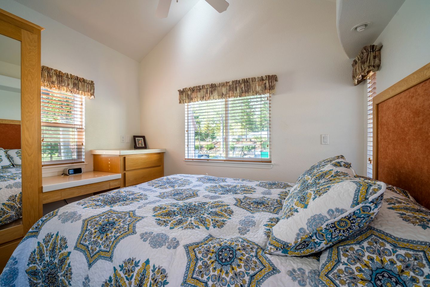 Charming Cottage Rental with Fabulous Views of the Trinity River in Northern California