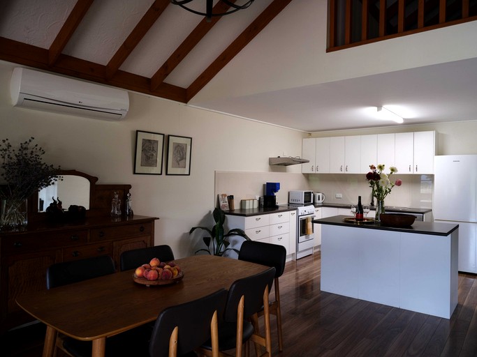 Cottages (Australia, Eurunderee, New South Wales)