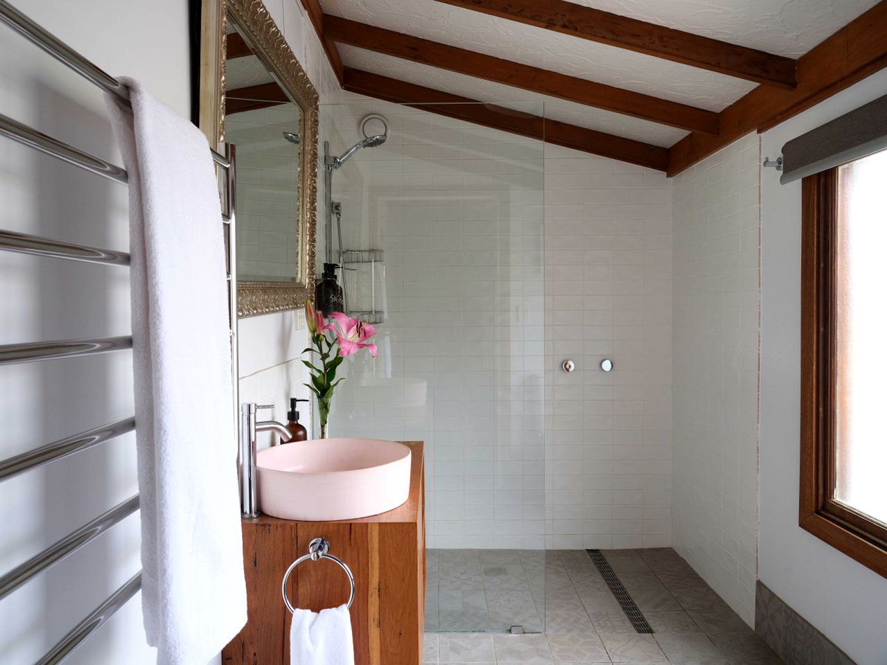 Spacious Cottage Rental on a Farm for Weekend Getaways in NSW