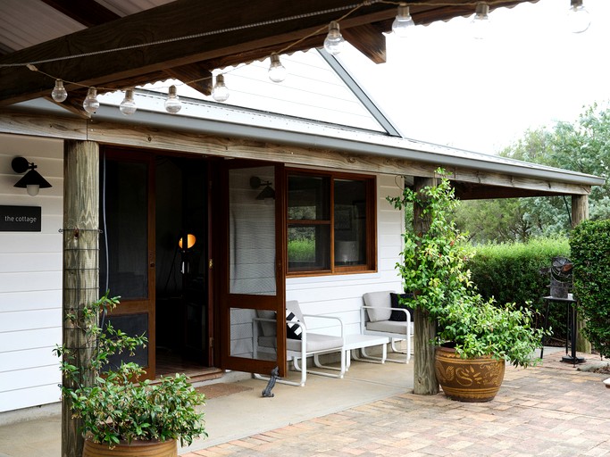 Cottages (Australia, Eurunderee, New South Wales)