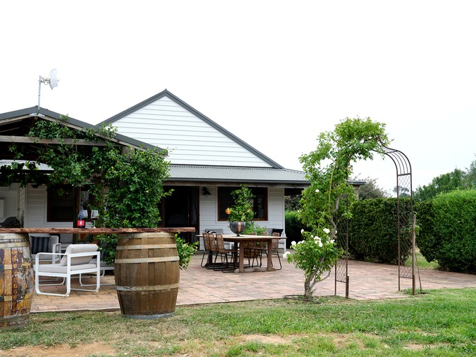 Cottages (Australia, Eurunderee, New South Wales)