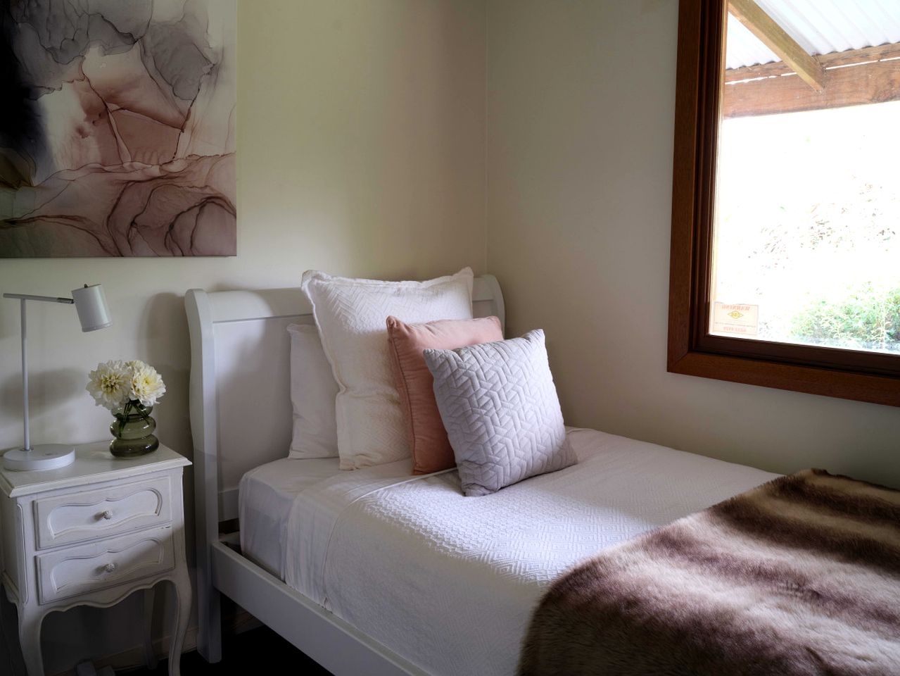 Spacious Cottage Rental on a Farm for Weekend Getaways in NSW