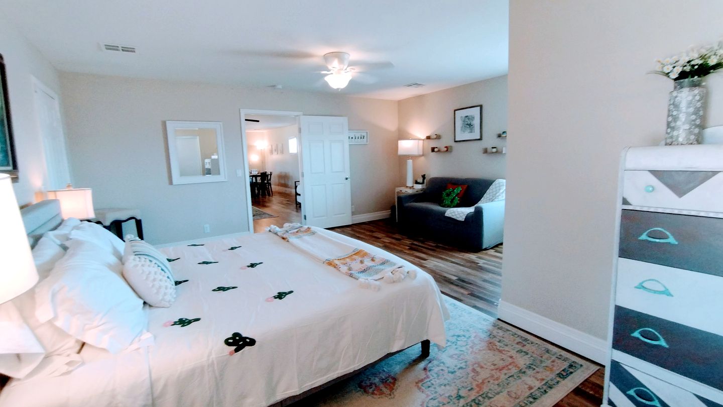 Comfortable Cottage Rental with Pool for Glamping in Nevada