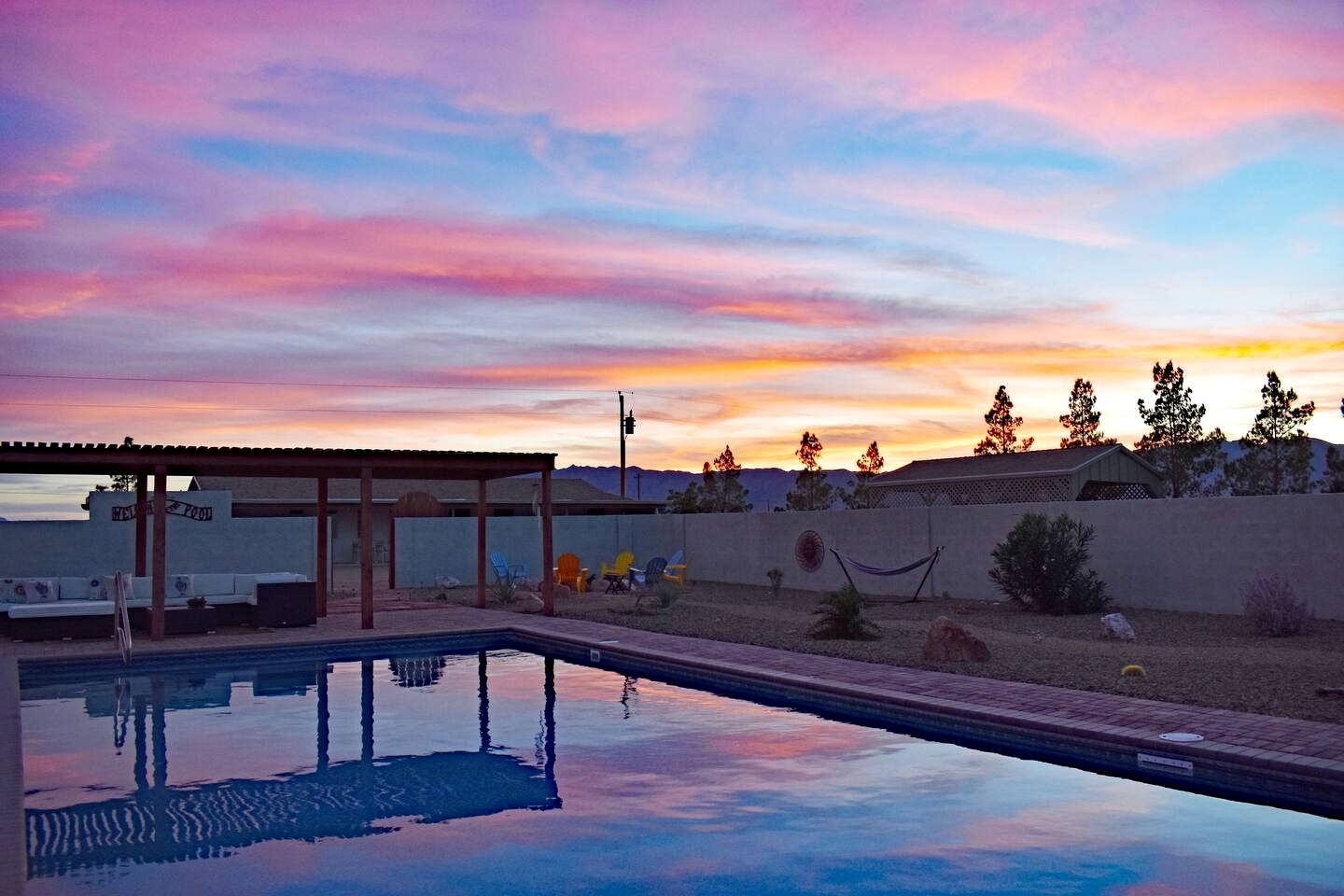 Comfortable Cottage Rental with Pool for Glamping in Nevada