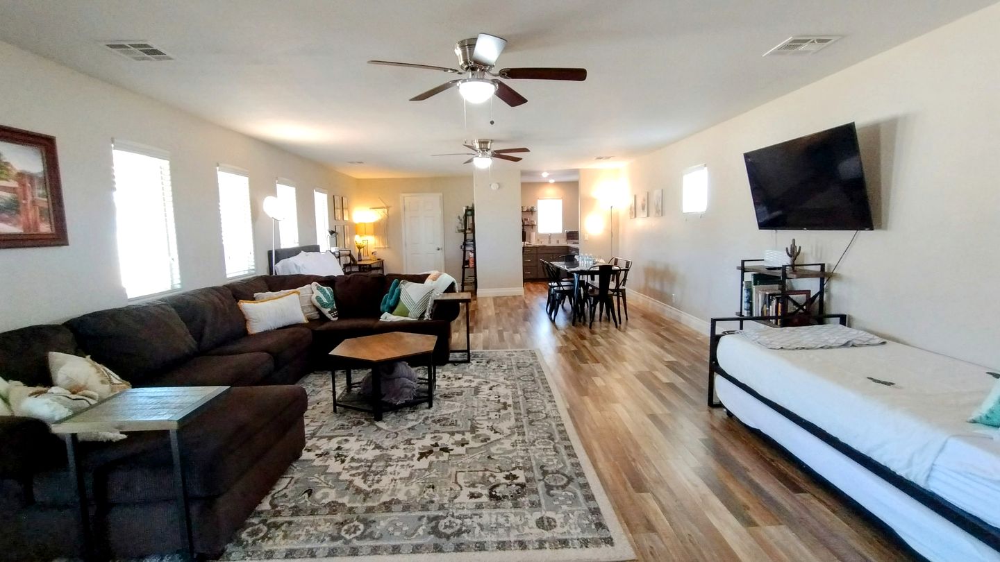 Comfortable Cottage Rental with Pool for Glamping in Nevada