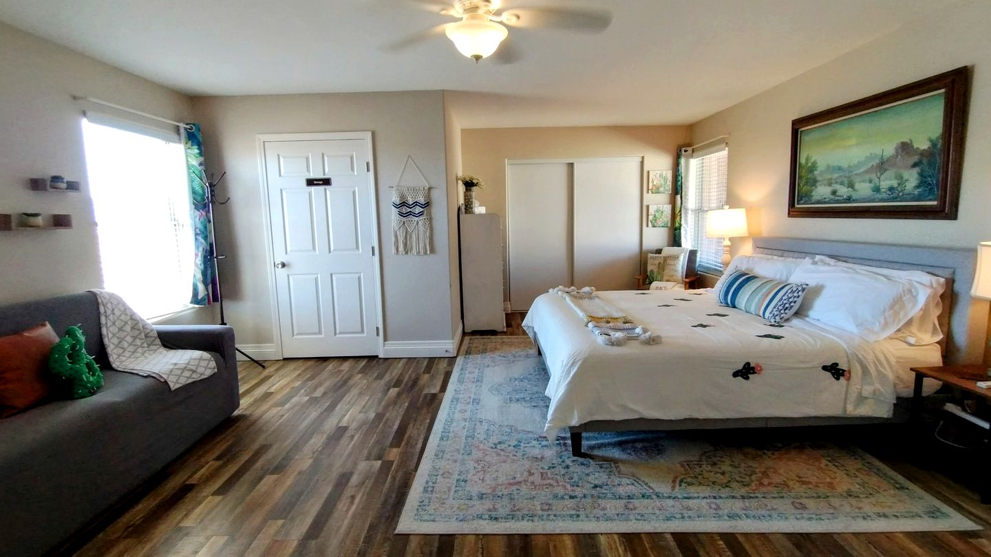 Comfortable Cottage Rental with Pool for Glamping in Nevada