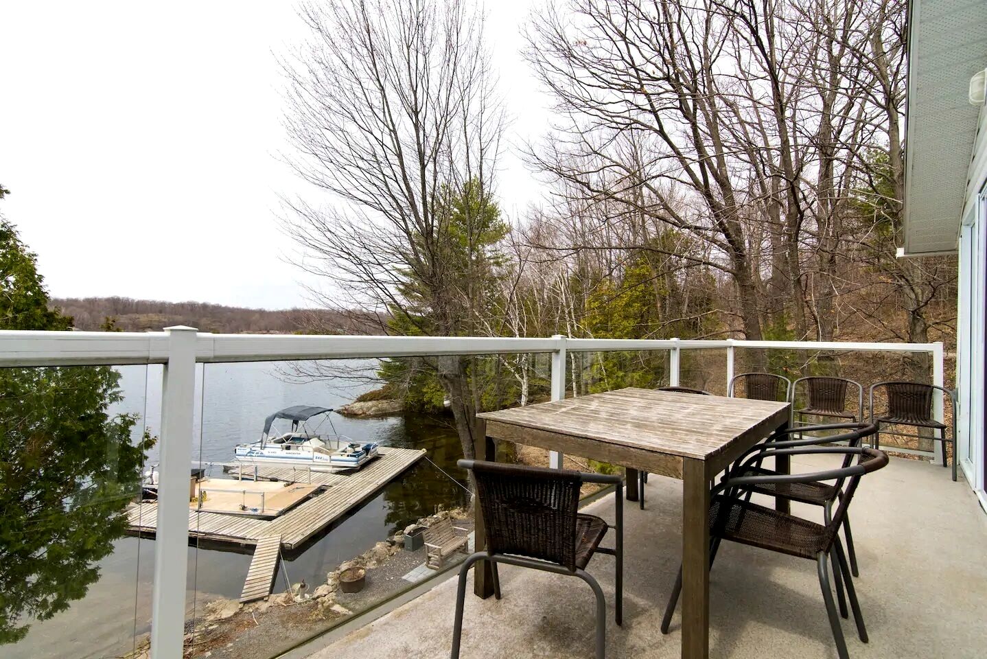 Stunning Upper Apartment in Cottage Rental on a Lake Resort near Kingston, Ontario