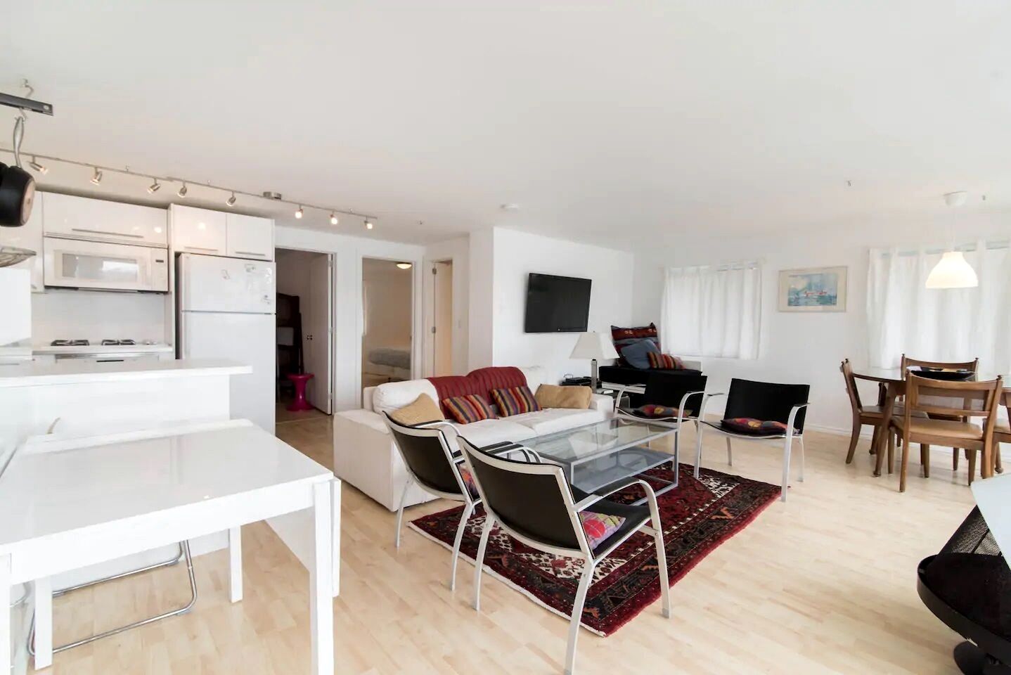 Stunning Upper Apartment in Cottage Rental on a Lake Resort near Kingston, Ontario