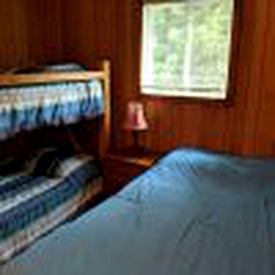 Delightful Cabin Rental near Lake Ontario and Algonquin Provincial Park in Canada