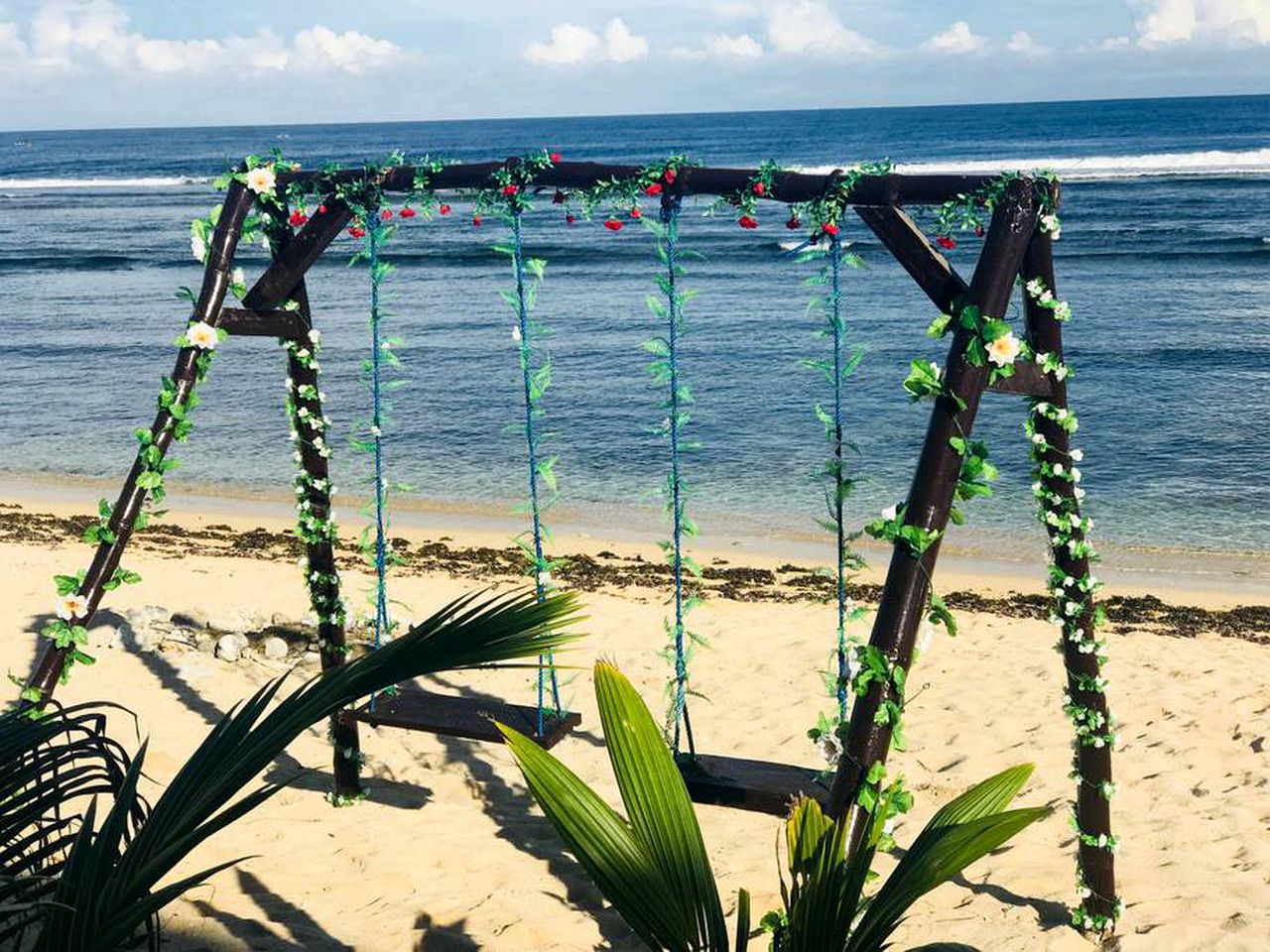 Unique Vacation Rental for 14 Guests on the Beach in Patar, Philippines