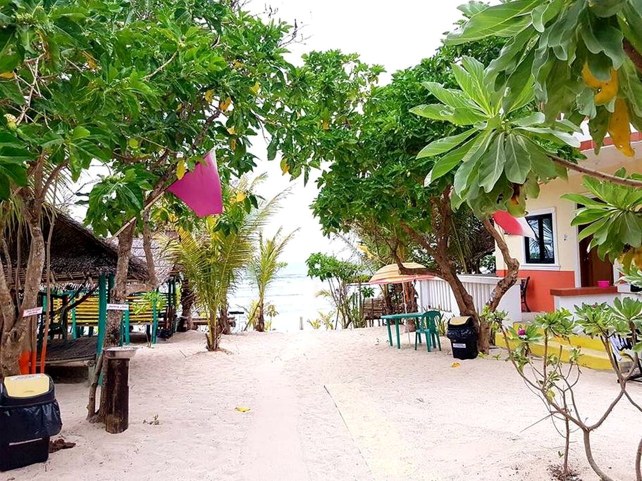 Unique Vacation Rental for 14 Guests on the Beach in Patar, Philippines