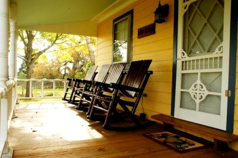 Beautifully Renovated Cottage Getaway in the Texas Hill Country, Texas | Vacation Rentals (Burton, Texas, United States of America)
