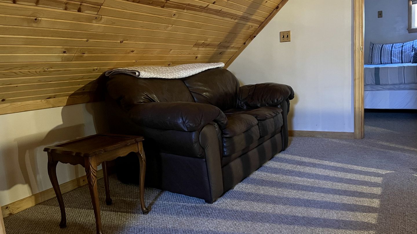 Beautiful Cabin with Fire Pit and Hot Tub in Bruceton Mills, West Virinia