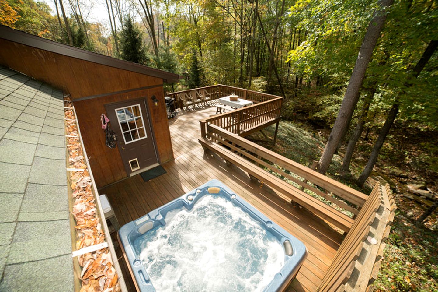 Beautiful Cabin with Fire Pit and Hot Tub in Bruceton Mills, West Virinia
