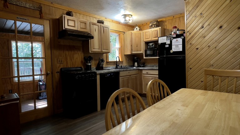 Cabins (United States of America, Bruceton Mills, West Virginia)