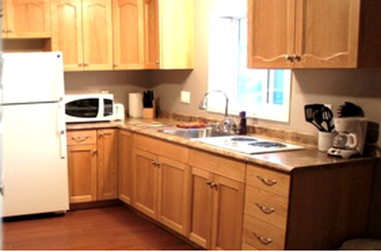 Cougar Den Cabins, Cabins 26325, McBride, Canada Glamping Hub