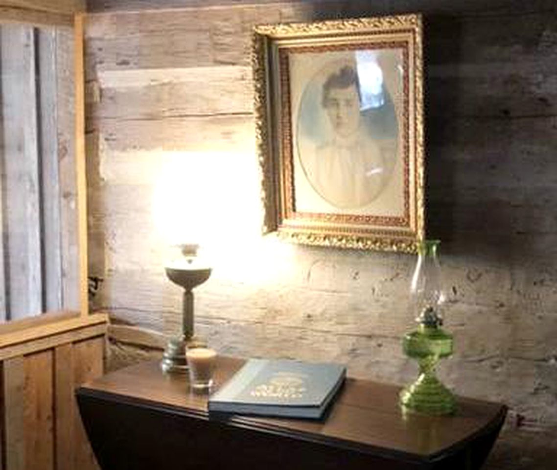 Historical Log Cabin for a Glamping Getaway in Washington, Arkansas