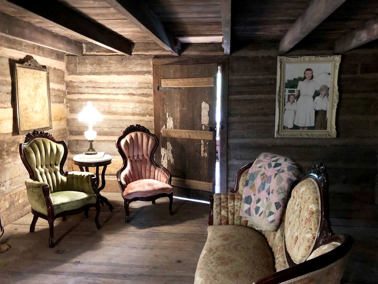 Historical Log Cabin for a Glamping Getaway in Washington, Arkansas