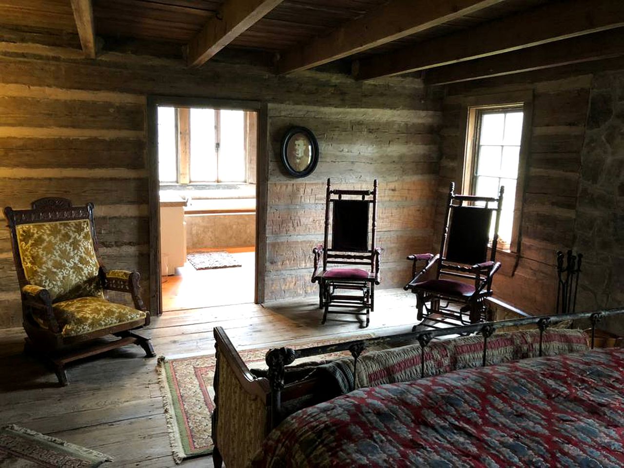 Rustic Log Cabin Rental for a Group Getaway near Prescott, Arkansas