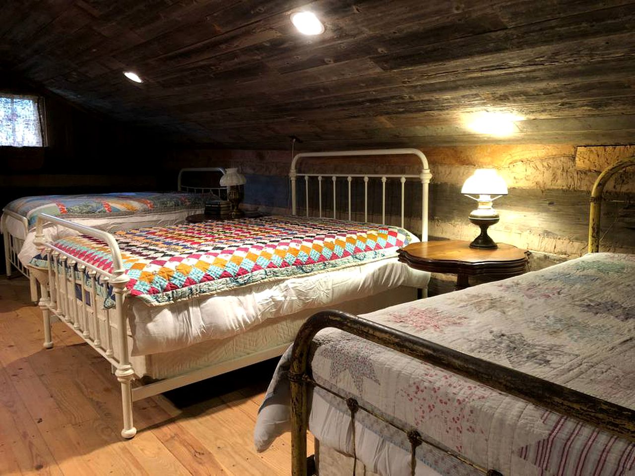 Rustic Log Cabin Rental for a Group Getaway near Prescott, Arkansas