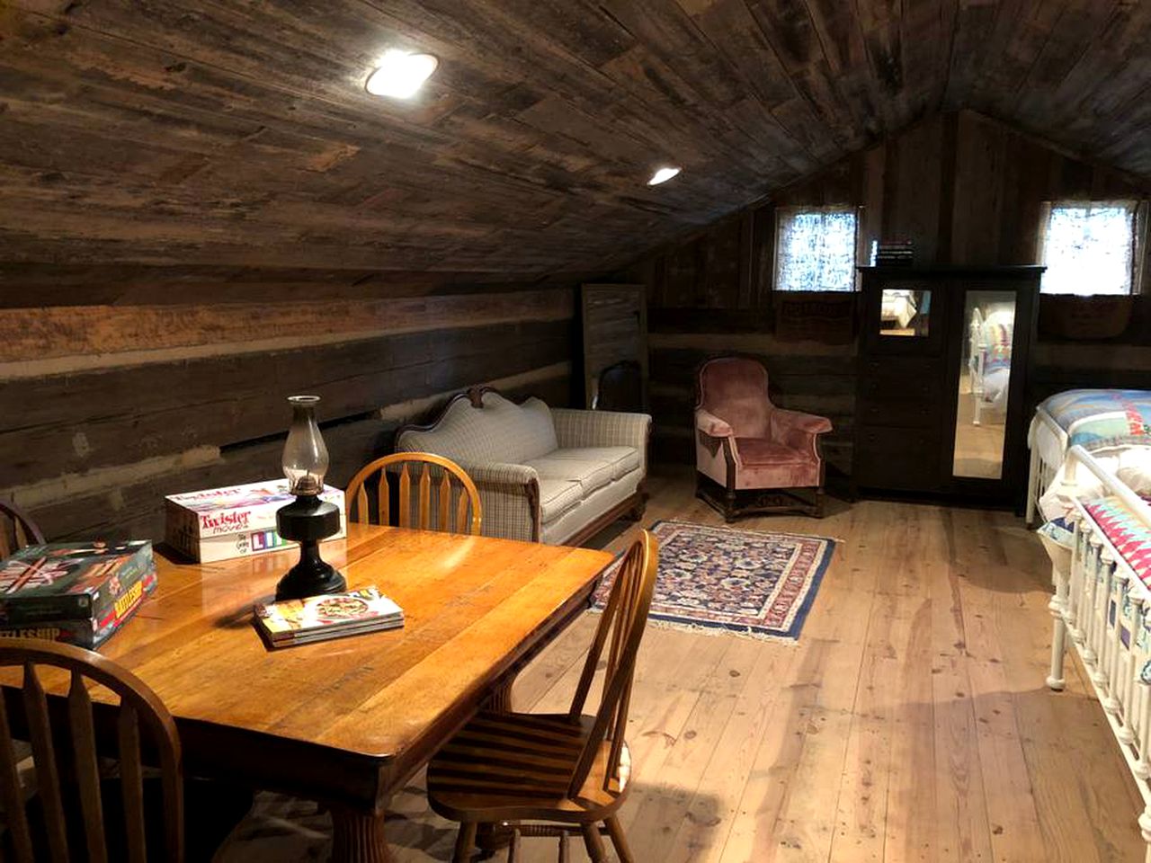 Rustic Log Cabin Rental for a Group Getaway near Prescott, Arkansas