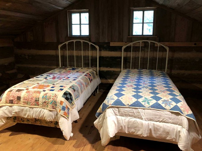 Log Cabins (Washington, Arkansas, United States)