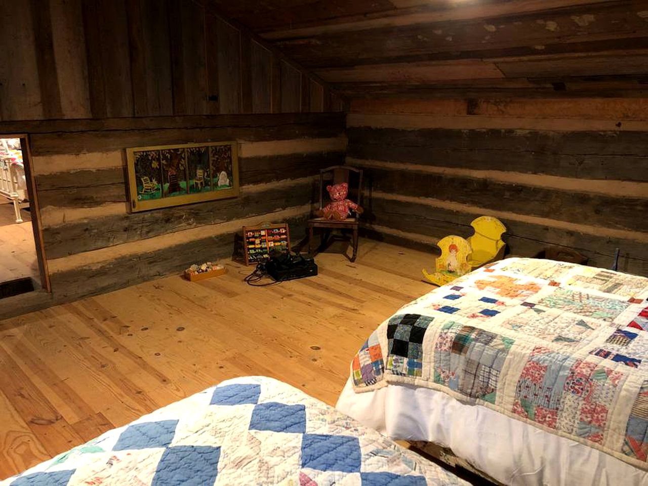 Rustic Log Cabin Rental for a Group Getaway near Prescott, Arkansas