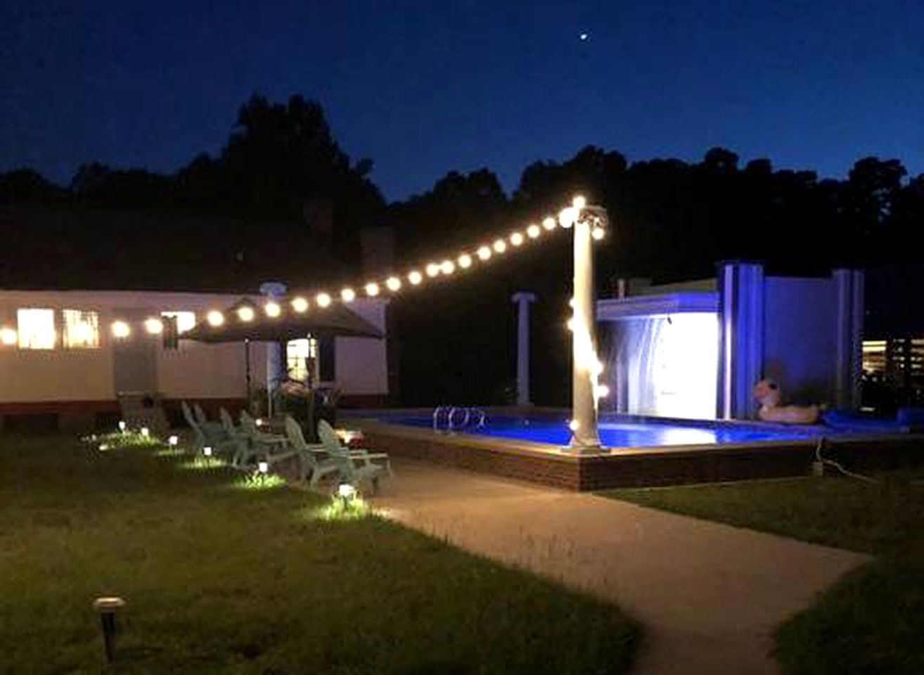 Romantic Log Cabin Getaway on a Farm near Texarkana, Arkansas