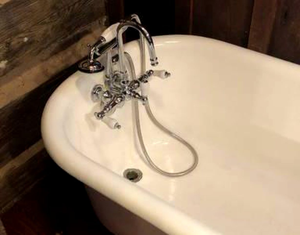 Log Cabin Rental on a Farm in Historic Washington State Park, Arkansas