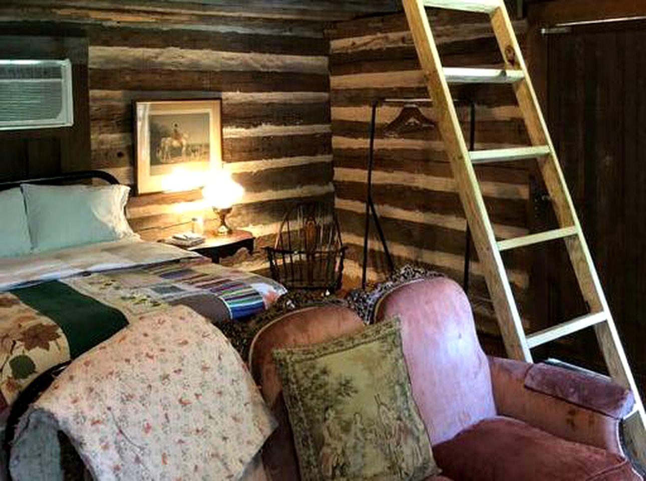 Log Cabin Rental on a Farm in Historic Washington State Park, Arkansas