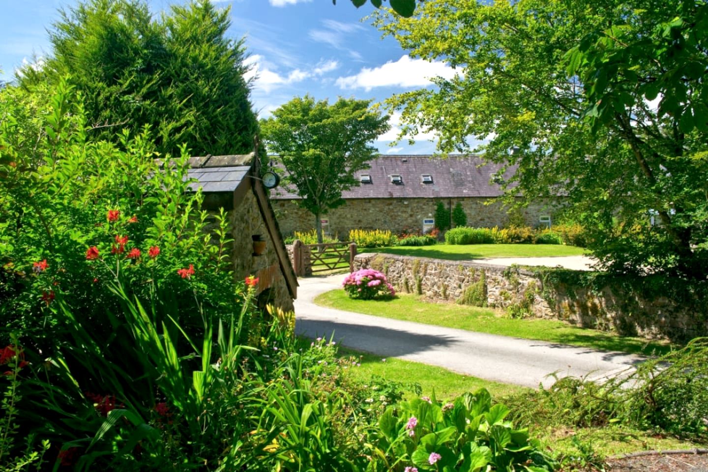Charming Linked Country Cottages with Pool & Spa near Pembrokeshire Coast, Wales