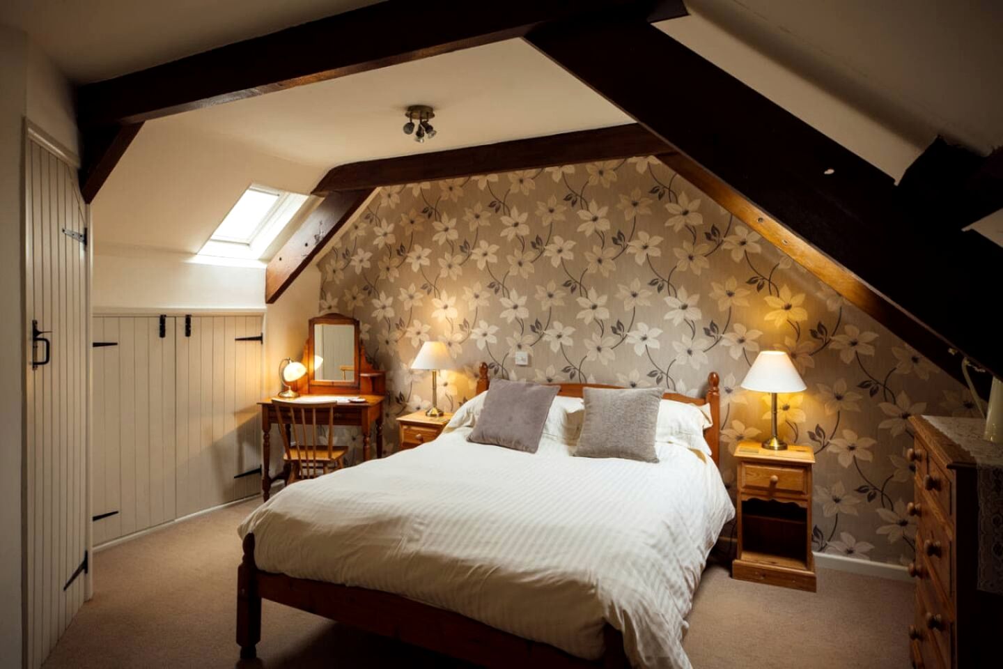 Charming Linked Country Cottages with Pool & Spa near Pembrokeshire Coast, Wales