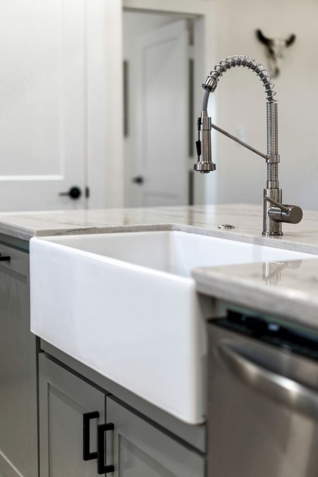 Cozy Chic Cabin with Fire Pit, BBQ and Countryside Views in Texas