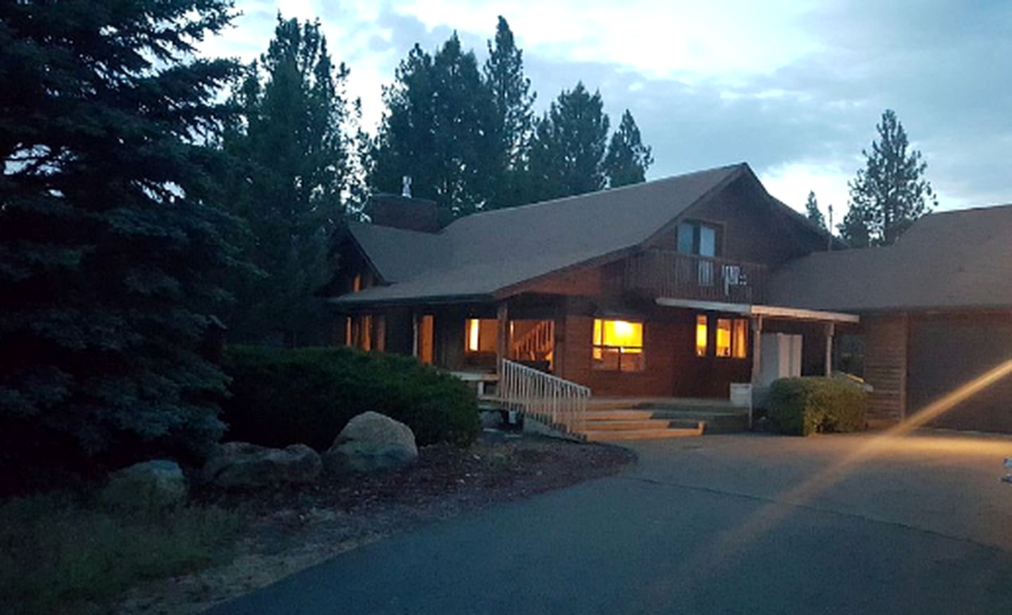 Vacation Rental with Hot Tub near Bend, Oregon