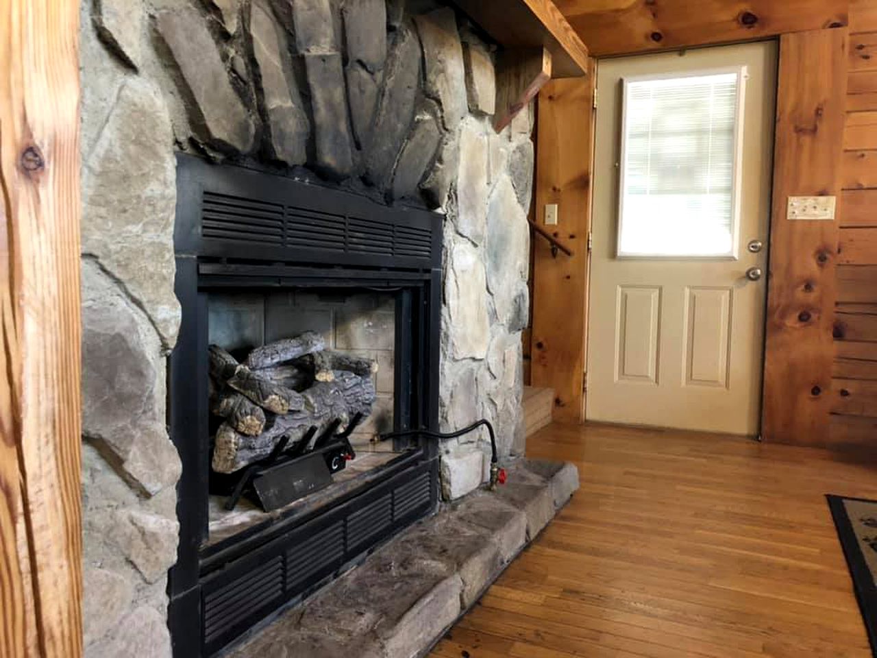 Picturesque Cabin Rental near Watoga State Park in West Virginia