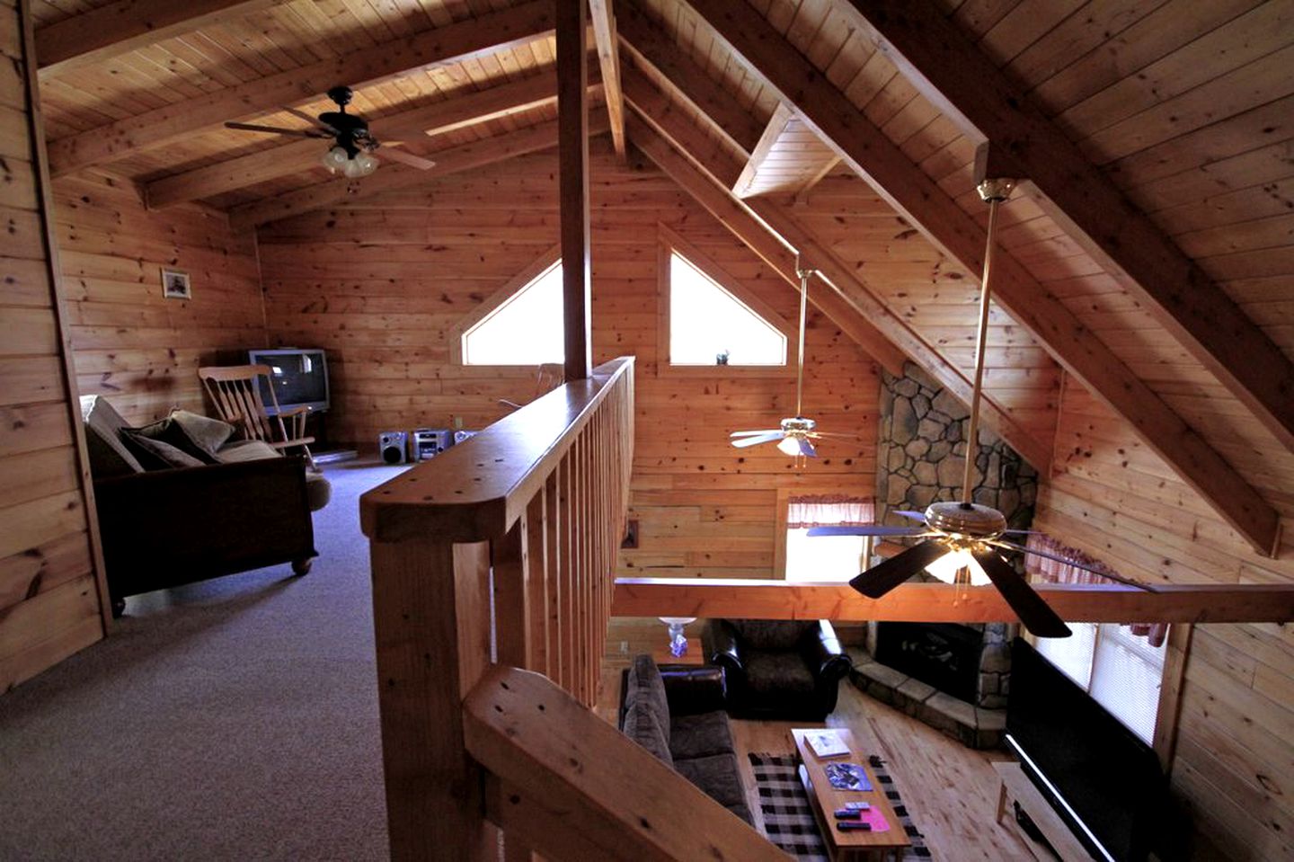Spectacular Cabin Rental for Large Groups near New River in West Virginia