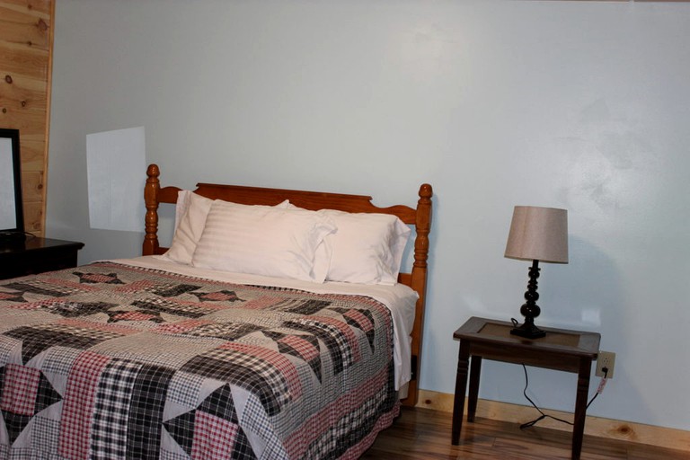 Cabins (Hico, West Virginia, United States)