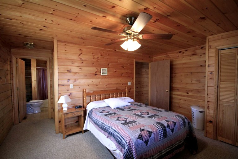 Cabins (Hico, West Virginia, United States)