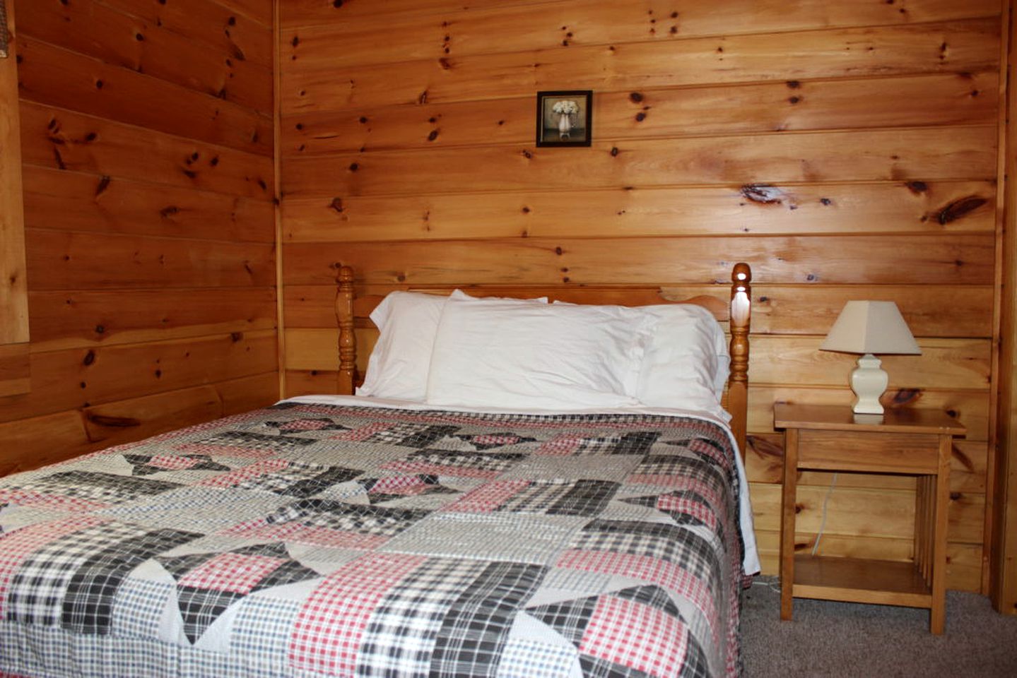 Spectacular Cabin Rental for Large Groups near New River in West Virginia