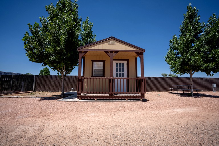 Cute and Cozy Cabin Perfect for Couples in Fredonia, Arizona