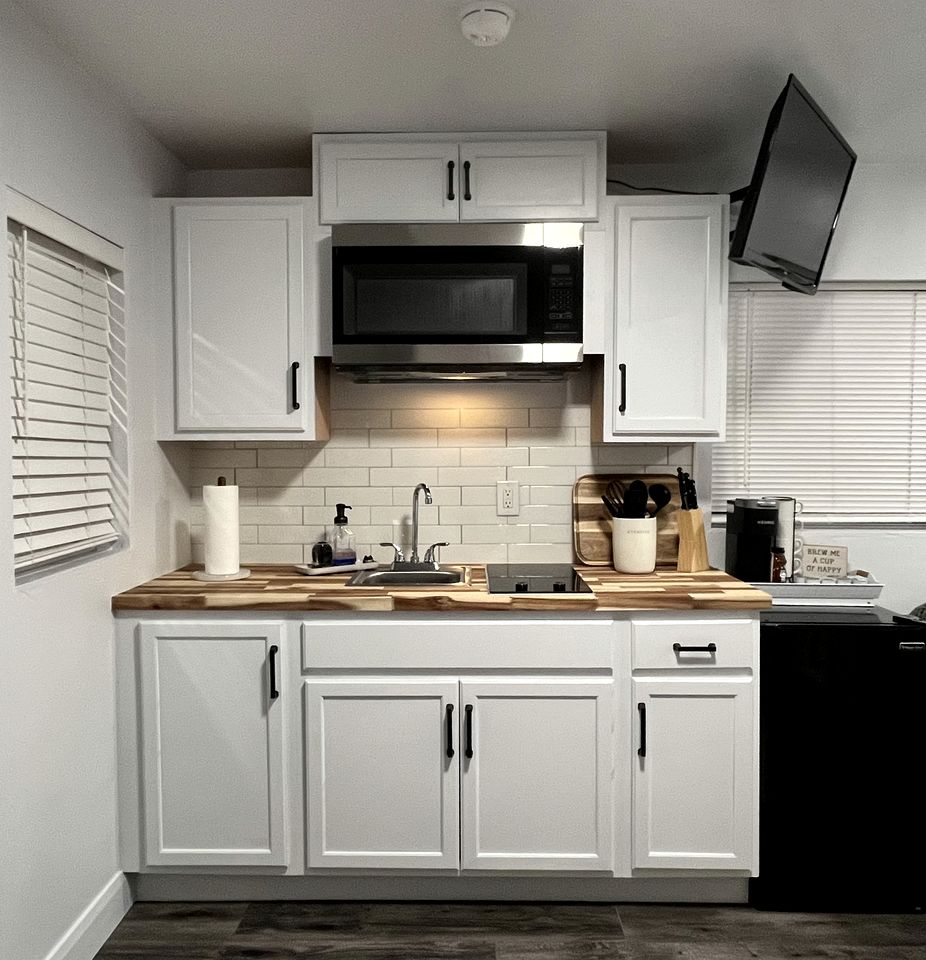 Cute and Cozy Cabin Perfect for Couples in Fredonia, Arizona