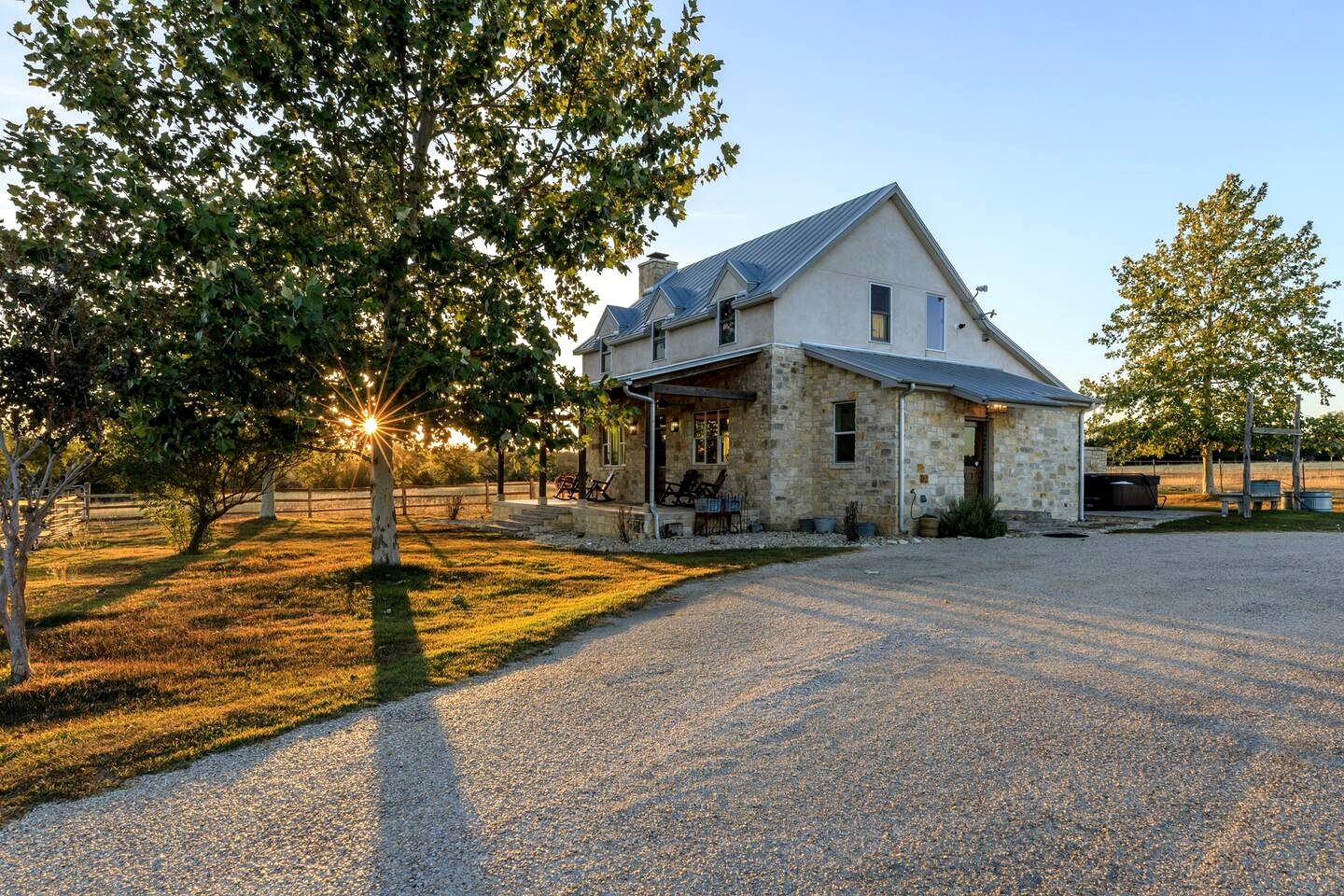 Countryside Cabin with Dreamy Interior Design in Fredericksburg, Texas